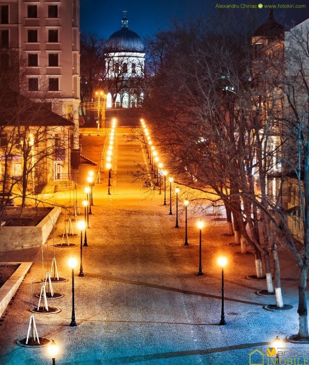 Сдаю в центре Кишинева 1 комн. квартиру , 20м